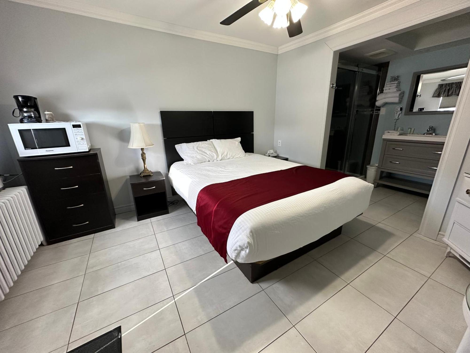 Motel Le Refuge Шербрук Экстерьер фото