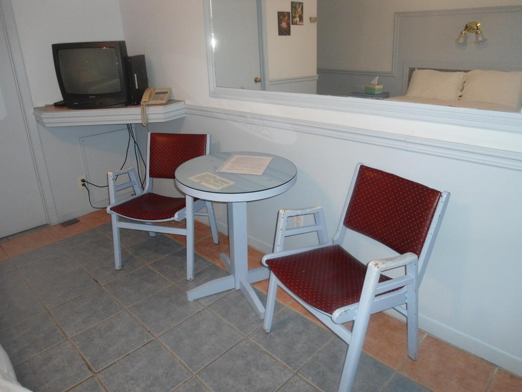 Motel Le Refuge Шербрук Экстерьер фото